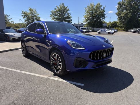 New 2025 Maserati Grecale GT image 4