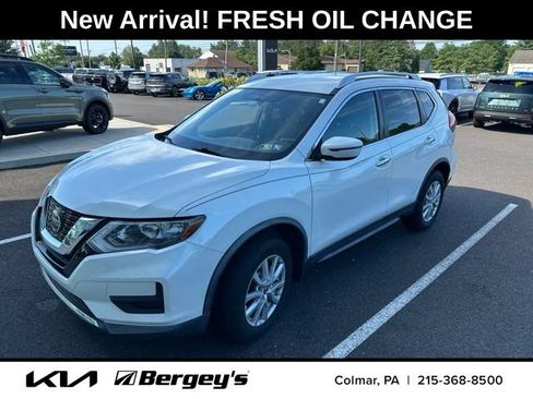 Used 2018 Nissan Rogue SV AWD/4WD image 1