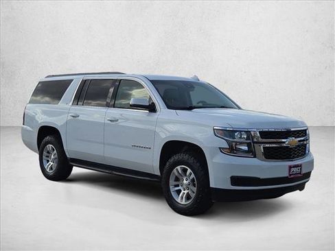 Used 2019 Chevrolet Suburban LT image 3