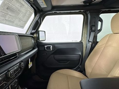 New 2026 Jeep Gladiator Sport image 19