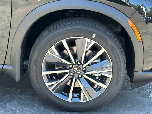New 2027 INFINITI QX60 Luxe w/ Family Package FWD image 12