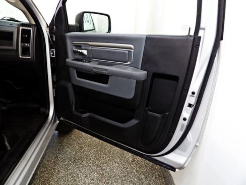 Used 2018 RAM 1500 Express RWD image 12