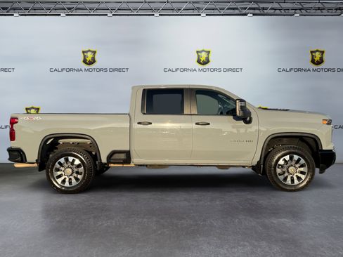 Used 2024 Chevrolet Silverado 2500 Custom w/ Custom Convenience Package image 6