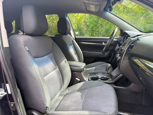 Used 2012 Kia Sorento LX w/ Convenience Pkg image 23