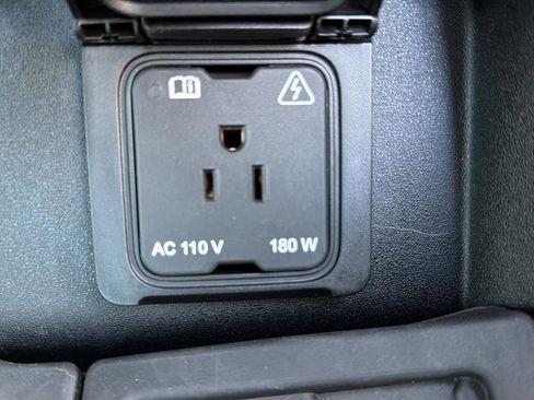 Used 2023 Land Rover Defender 90 V8 image 18