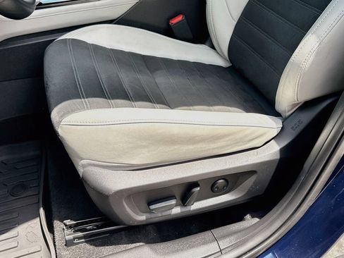 Used 2025 Mitsubishi Outlander SE FWD image 21