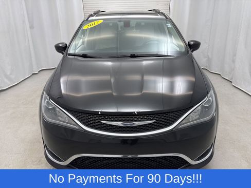 Used 2017 Chrysler Pacifica Touring-L Plus w/ Tire & Wheel Group image 7