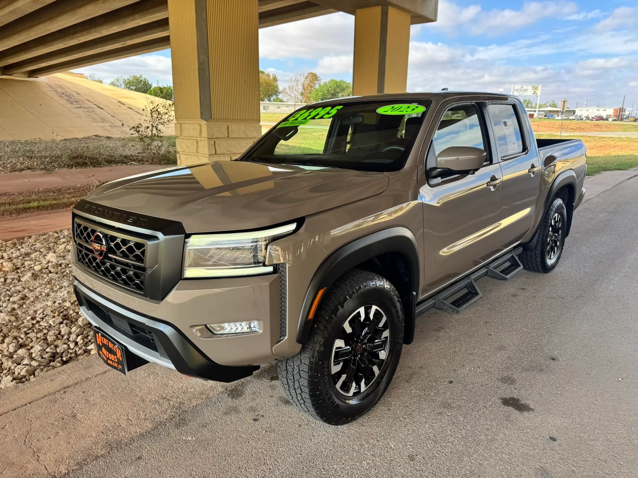 Used 2023 Nissan Frontier PRO-4X w/ Pro Convenience Package AWD/4WD image 7