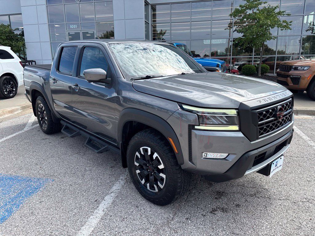 Used 2022 Nissan Frontier PRO-4X AWD/4WD image 2