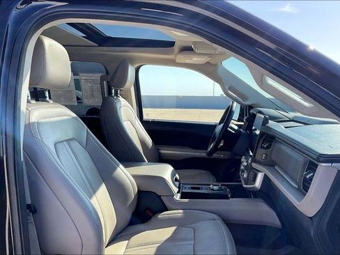 Used 2024 Ford Expedition Max Limited image 7