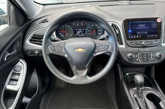 Used 2023 Chevrolet Malibu LT FWD image 18