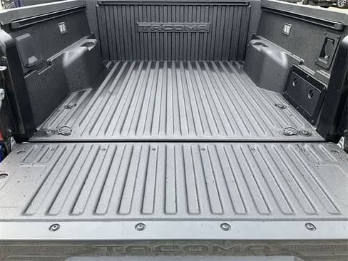 Used 2025 Toyota Tacoma TRD Sport image 15