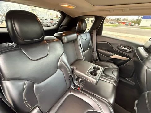 Used 2017 Jeep Cherokee Limited AWD/4WD image 22