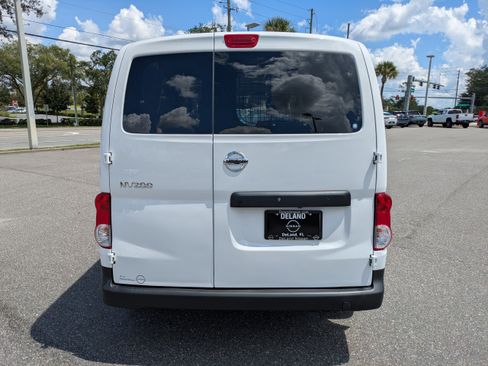 Used 2020 Nissan NV200 S w/ Sliding Glass Door Package FWD image 5
