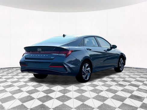 New 2025 Hyundai Elantra SEL image 11