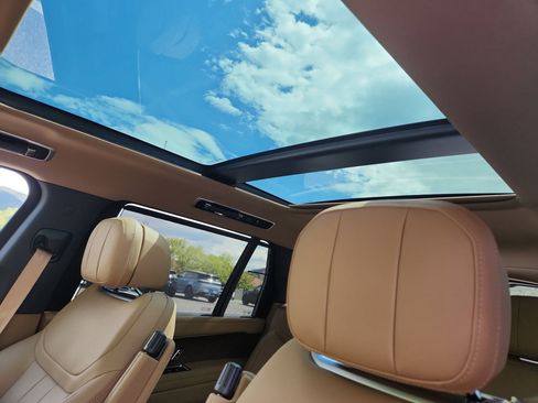 New 2026 Land Rover Range Rover Long Wheelbase SE AWD/4WD image 26