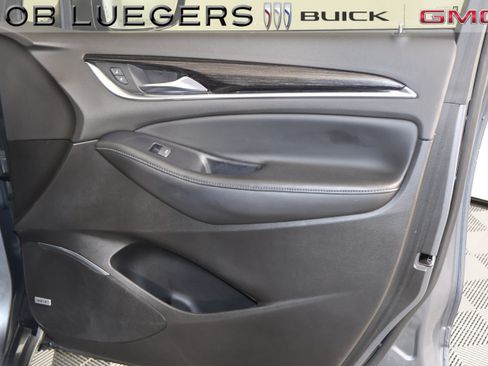 Certified 2021 Buick Enclave Avenir w/ Avenir Technology Package FWD image 18