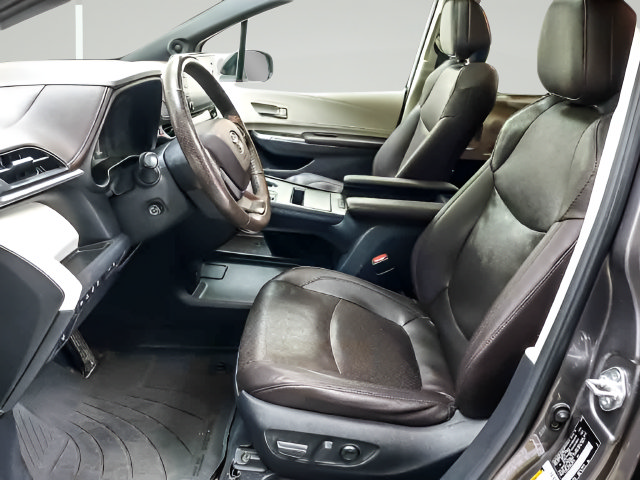 Used 2022 Toyota Sienna Platinum AWD/4WD image 8