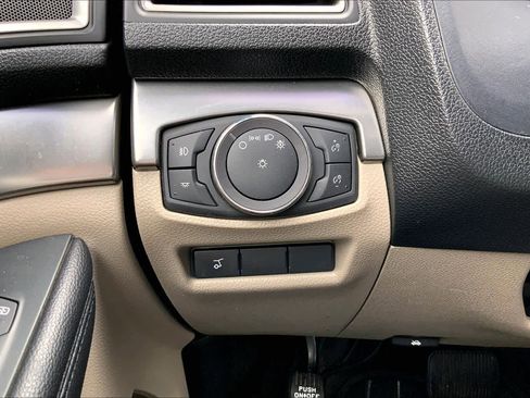 Certified 2018 Ford Explorer XLT w/ Equipment Group 202A image 34