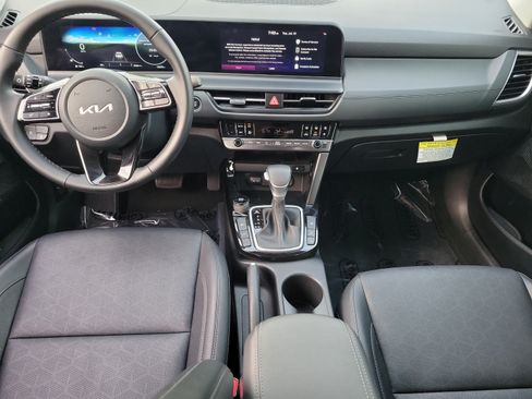 Used 2025 Kia Seltos EX w/ EX Sunroof Package FWD image 10