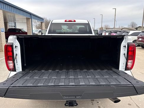 Used 2024 GMC Sierra 2500 SLE w/ SLE Convenience Package image 11