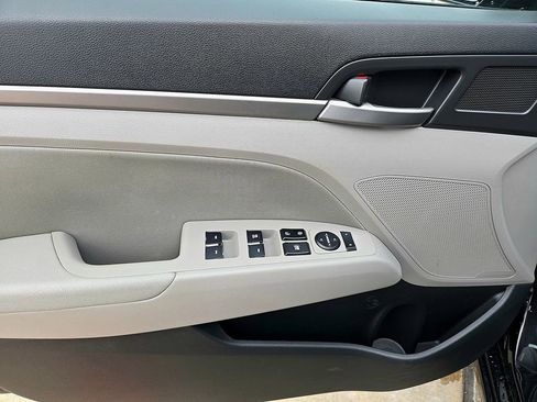 Used 2018 Hyundai Elantra SEL image 27