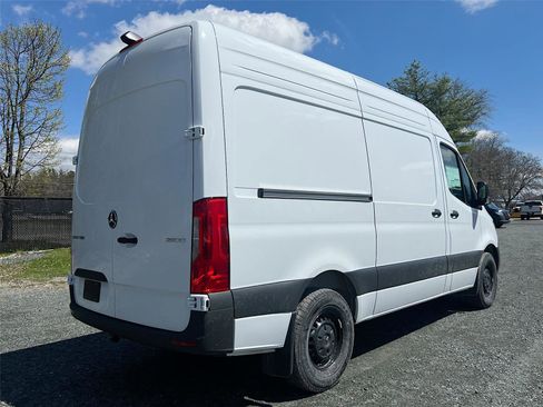 New 2025 Mercedes-Benz Sprinter 2500 image 6