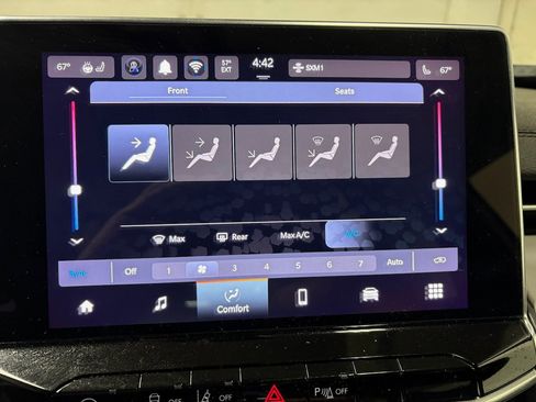 Used 2024 Jeep Compass Limited image 19