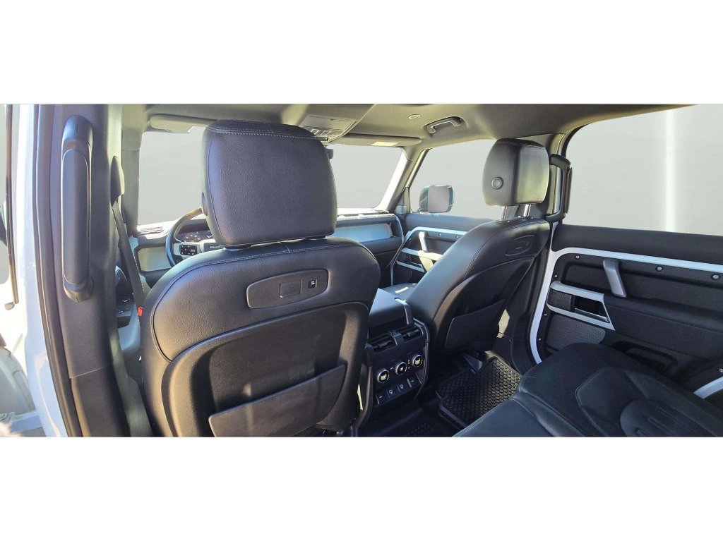 Used 2021 Land Rover Defender 110 X-Dynamic SE AWD/4WD image 29