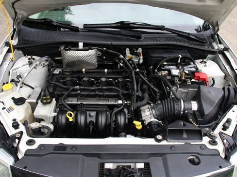 Used 2011 Ford Focus SE FWD image 17