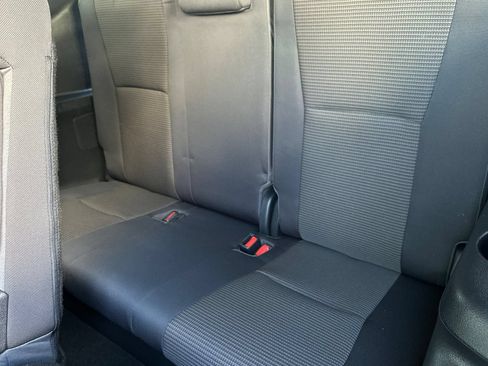 Used 2023 Toyota Highlander LE AWD/4WD image 16