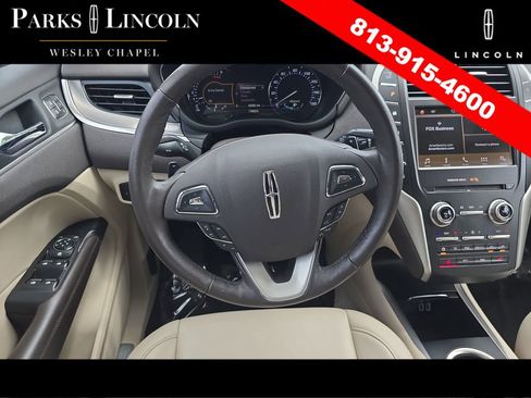 Used 2019 Lincoln MKC Premiere FWD image 12