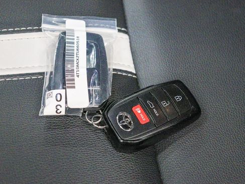 Used 2026 Toyota Camry SE FWD image 22