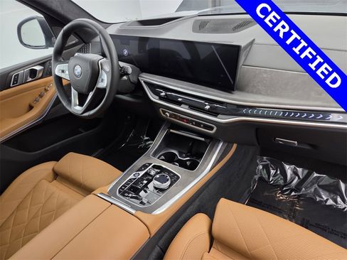 Used 2024 BMW X7 xDrive40i w/ Premium Package image 15