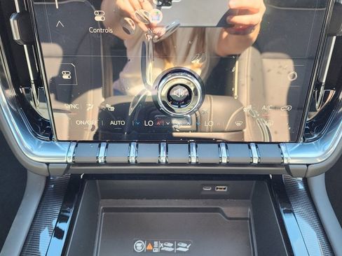 New 2026 GMC Yukon Elevation image 31