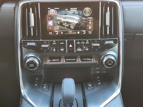 New 2026 Lexus LX 700h Luxury AWD/4WD image 13