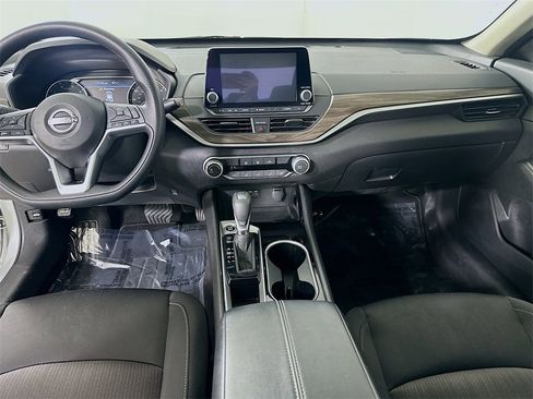 Used 2024 Nissan Altima 2.5 SV image 14