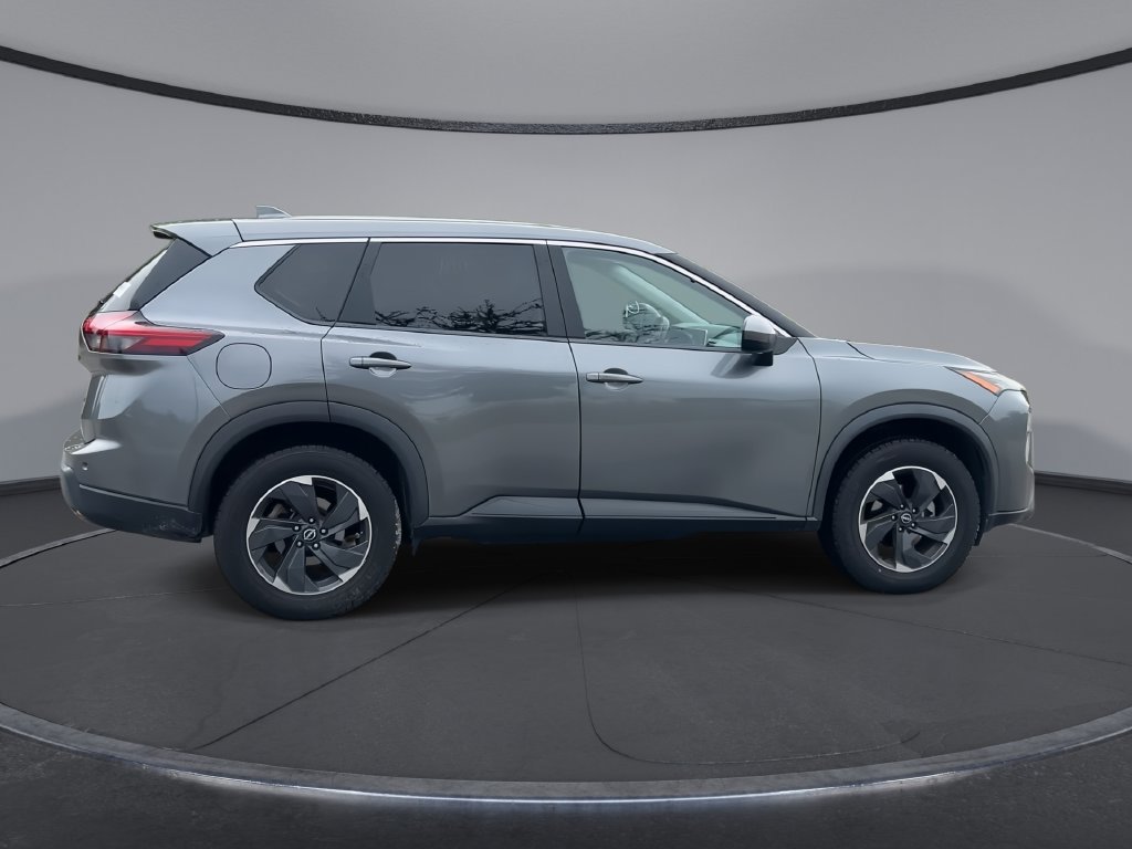 Used 2024 Nissan Rogue SV FWD image 9