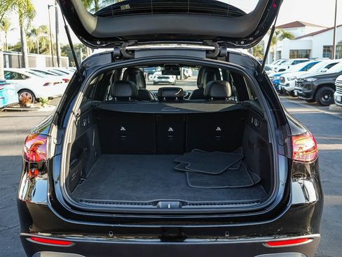 Used 2025 Mercedes-Benz GLC 300 image 26