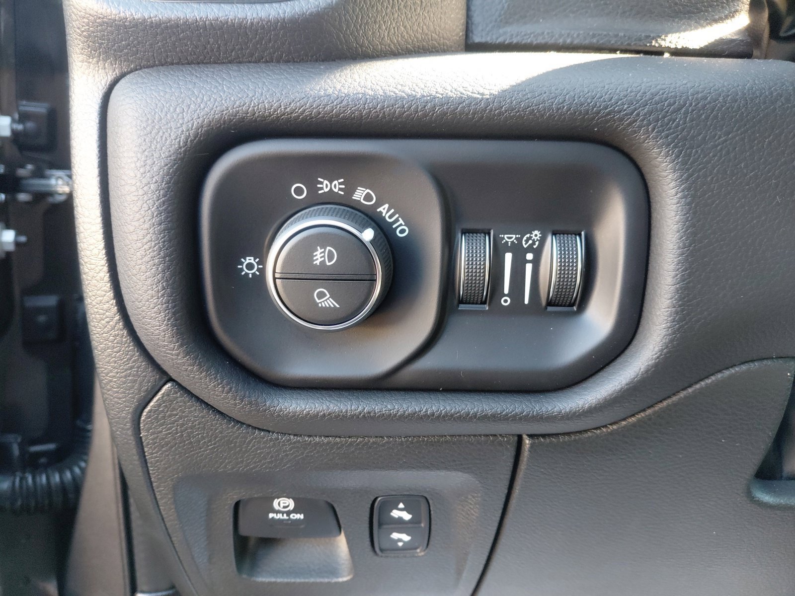 Used 2023 RAM 1500 Laramie AWD/4WD image 35