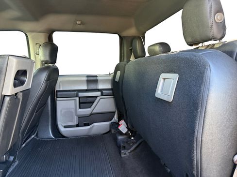 Used 2018 Ford F150 XLT image 11