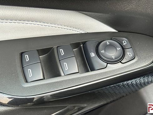 Certified 2025 Chevrolet Trax LT FWD image 12