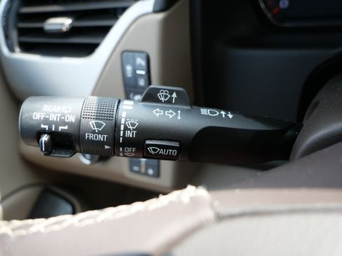 Used 2015 GMC Yukon SLE w/ Convenience Package AWD/4WD image 28