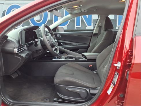 Used 2023 Hyundai Elantra SEL w/ Preferred Accessory Package image 12