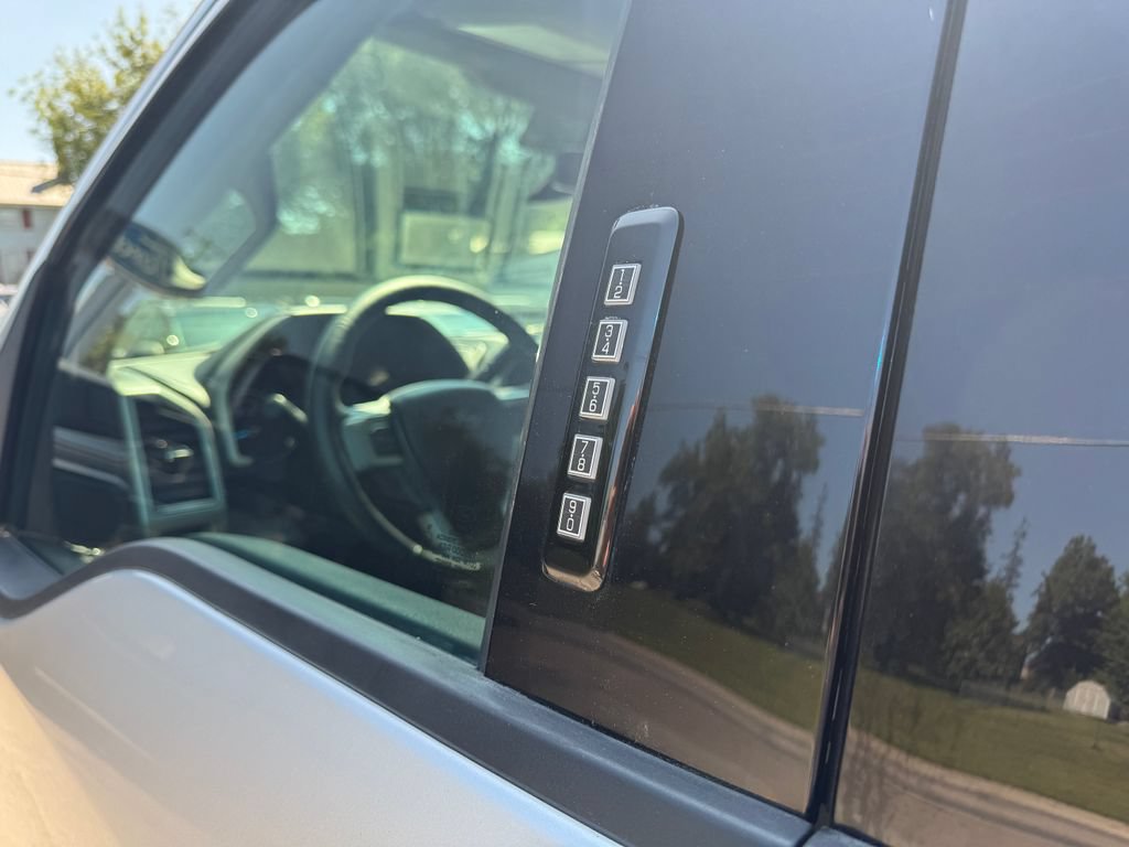 Used 2019 Ford F350 Lariat w/ Lariat Ultimate Package AWD/4WD image 20