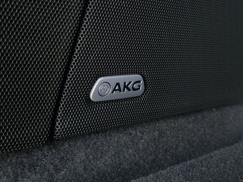 Used 2021 Cadillac Escalade Premium Luxury w/ Driver Assist Tech Package image 8