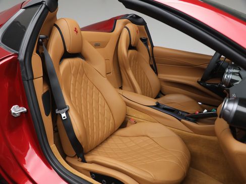 Certified 2023 Ferrari 812 GTS RWD image 18