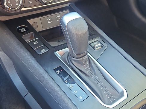 Certified 2025 Nissan Kicks SV image 16