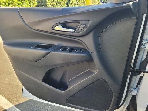 Used 2024 Chevrolet Equinox LT image 13