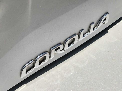 Used 2019 Toyota Corolla XSE FWD image 12